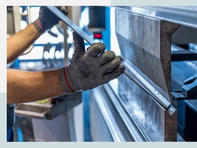 Гибка металла в ельце